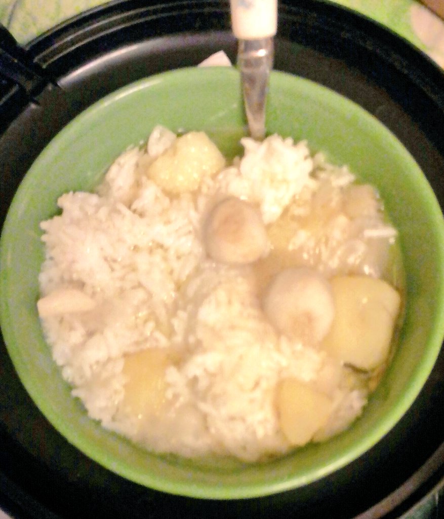 tankokseng61's tweet photo. #HappyHalloween #31oct16 #MondayDinner
#RiceWith #OnionPotatoSoup #AndTwo #Fishballs https://t.co/O3dekWcp2S