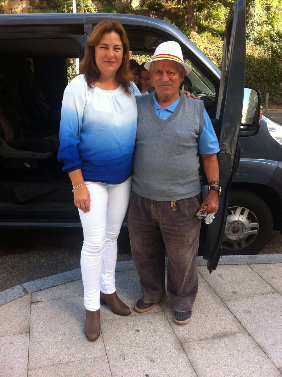 Encantada de conocer #España y que la gente valore tu trabajo @FeijooGalicia <a href="/Senadoesp/">Senado de España</a> <a href="/popularescabzon/">Populares De Cabezón</a>