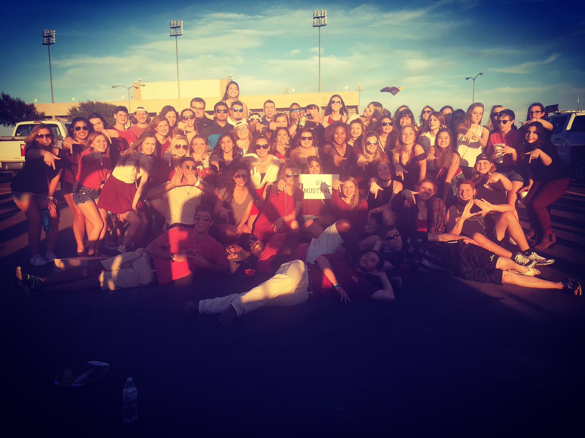 tylerrannyo's tweet photo. Had fun tailgating with these lovely ladies and genuine gentlemen 😙 @MWSUTKE @MWSUASC #msucc930 https://t.co/nW2OjvWGLV