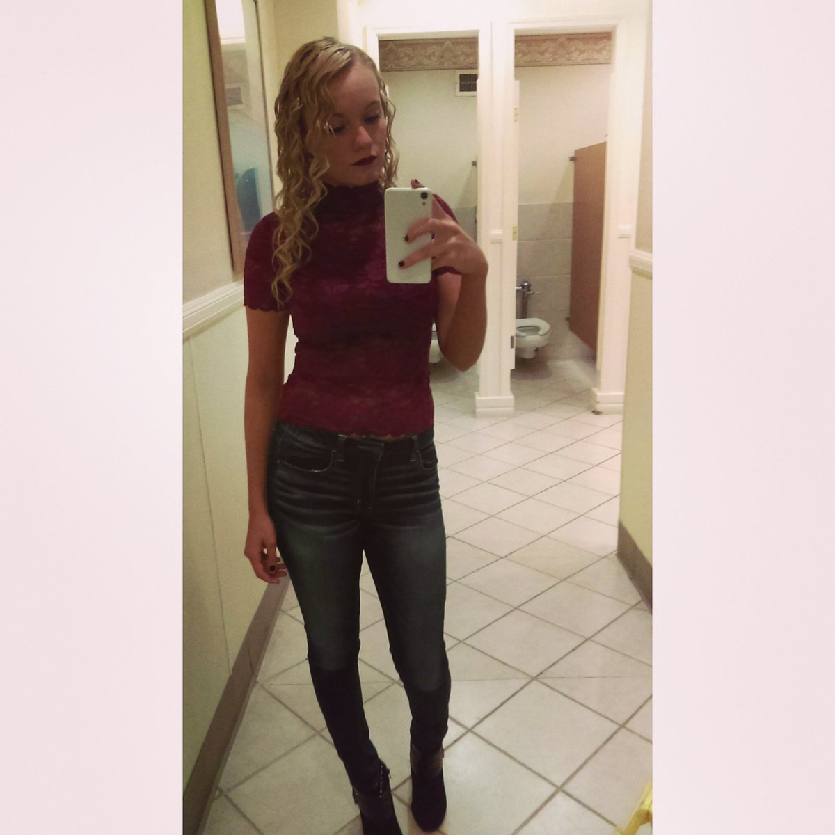 erinmariee4's tweet photo. I have a night full of gambling, beer,and sin ahead of me😈🍻 #wheninreno https://t.co/YOElSS4Vk0
