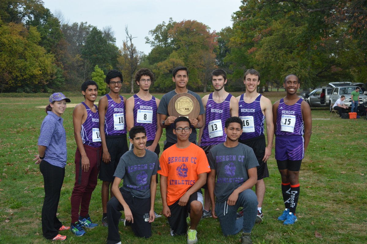 BergenAthletics's tweet photo. Congrats to Bergen's Men's XC for winning the 2016 Region XIX Championship Meet for for the 2nd year in a row! Off to nationals.Go Bulldogs! https://t.co/0oAWHdO7bw