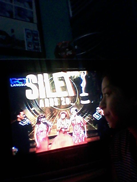nddhsz's tweet photo. @OfficialRCTI  #SiletAwards2016 https://t.co/6etiehpk9u