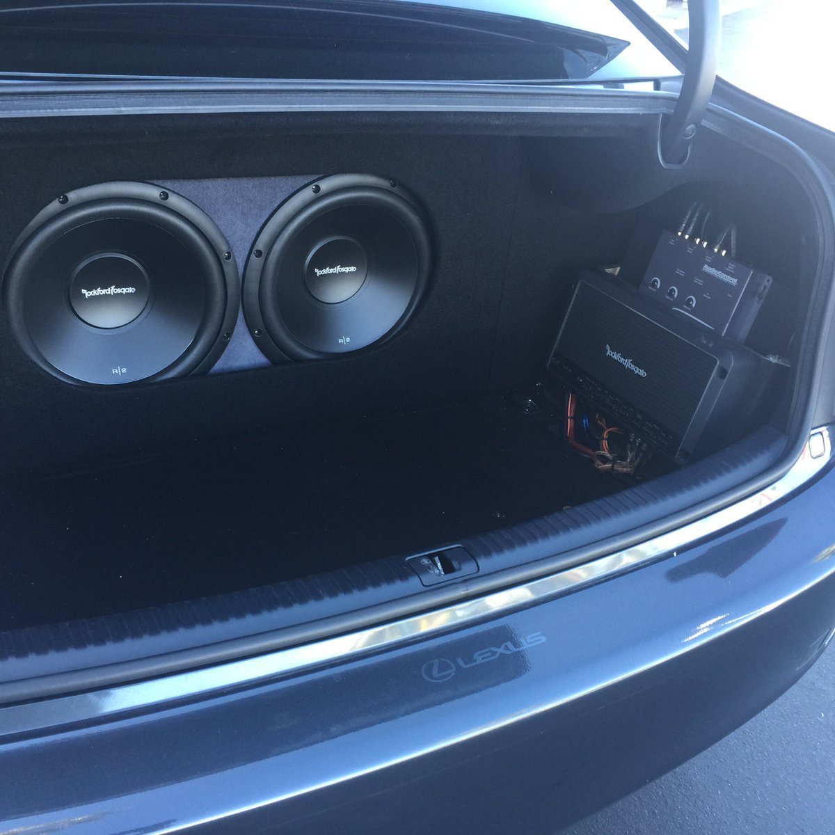 WAVESAUTOSOUND's tweet image. Don&apos;t forget to stop by the shop and get a FREE diagnose if you are having problems with your radio or sound system! Offer: all November!!!