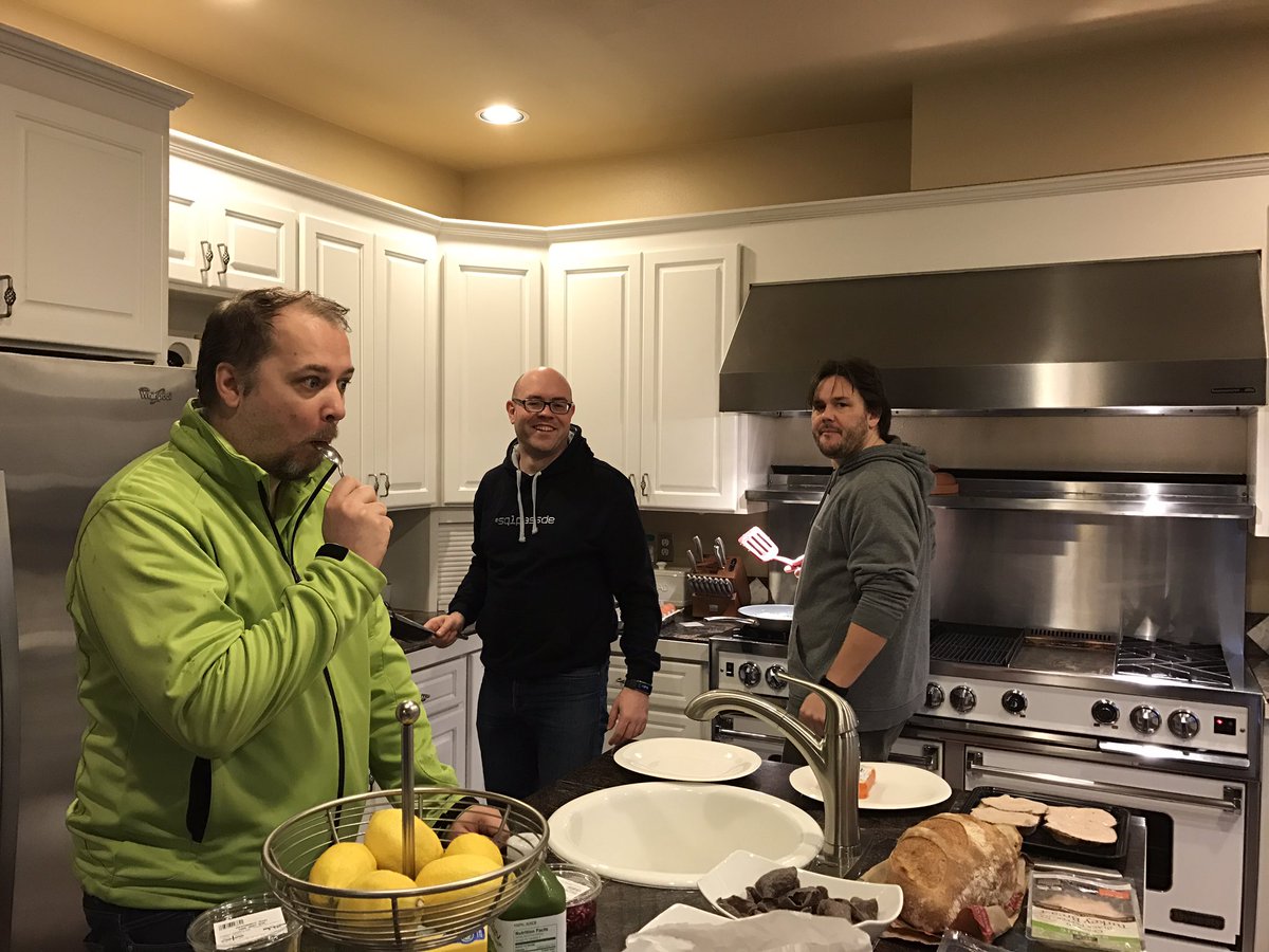 oengels's tweet image. #mvpbuzz preparing morning breakfast #sqlmännerwg #chaos #sqlpass @NikoNeugebauer @FrankGeisler @_Tillmann