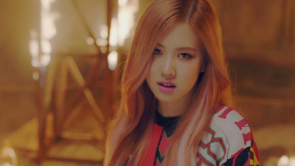 ale_mdsz's tweet photo. não acredito que blackpink inventou a beleza e o talento #SQUARETWOinYOURAREA https://t.co/WAs3AniRNP