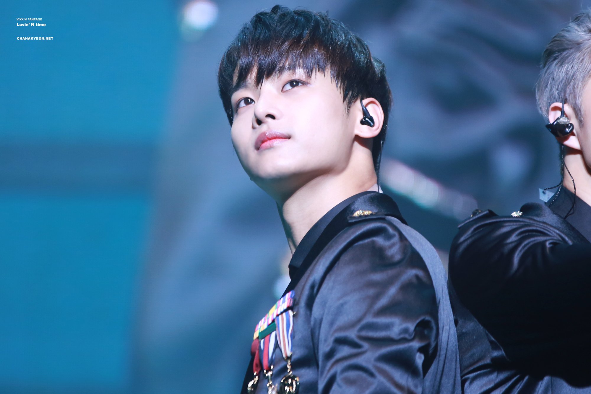 CwG5amdUIAAdv59.jpg:orig