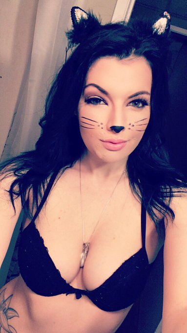 #HappyHalloween 🎃🎃🎃@PlayboyPlus @PlayboyMagSA @PlayboyMX @Reyhl https://t.co/9kOrofmOow<a href="/tag/happyhalloween"class="tags">#HappyHalloween</a><a class="tags" href="/tag/playboyplus">@playboyplus</a><a class="tags" target="_blank" title="On Twitter" href="/?out=eyJ0eXAiOiJKV1QiLCJhbGciOiJIUzUxMiJ9.eyJpYXQiOjE3MjA5NjIyODIsImlzcyI6InR3cG9ybnN0YXJzLmNvbSIsIm5iZiI6MTcyMDk2MjI4MiwiZXhwIjoxNzUyNDk4MjgyLCJyZWRpcmVjdF91cmwiOiJodHRwczovL3R3aXR0ZXIuY29tL1BsYXlib3lNYWdTQSJ9.frF3drtvOeOqU9Jx7gmUIYGOgap83U_5nmKwb7nseOFccYBDMiYa3YQjqlCw5iZsegBQ8SGi9Mswnfg9HK9tmg">@PlayboyMagSA</a>