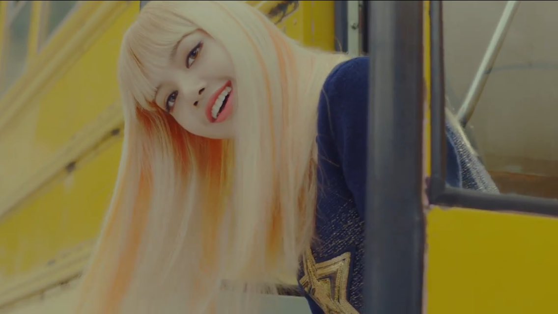 fullmoon_lisa's tweet photo. #불장난 #PLAYINGWITHFIRE #SQUARETWO #블랙핑크 #BLACKPINK https://t.co/mDXYiNO3DB