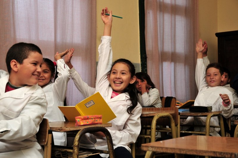 EnriqueeEstevez's tweet photo. Las escuelas de #SantaFe abrirán sus puertas en verano para q los chicxs disfruten de actividades @claudiaebalague
https://t.co/rpSltaD33l https://t.co/YWqPP3Vcwa