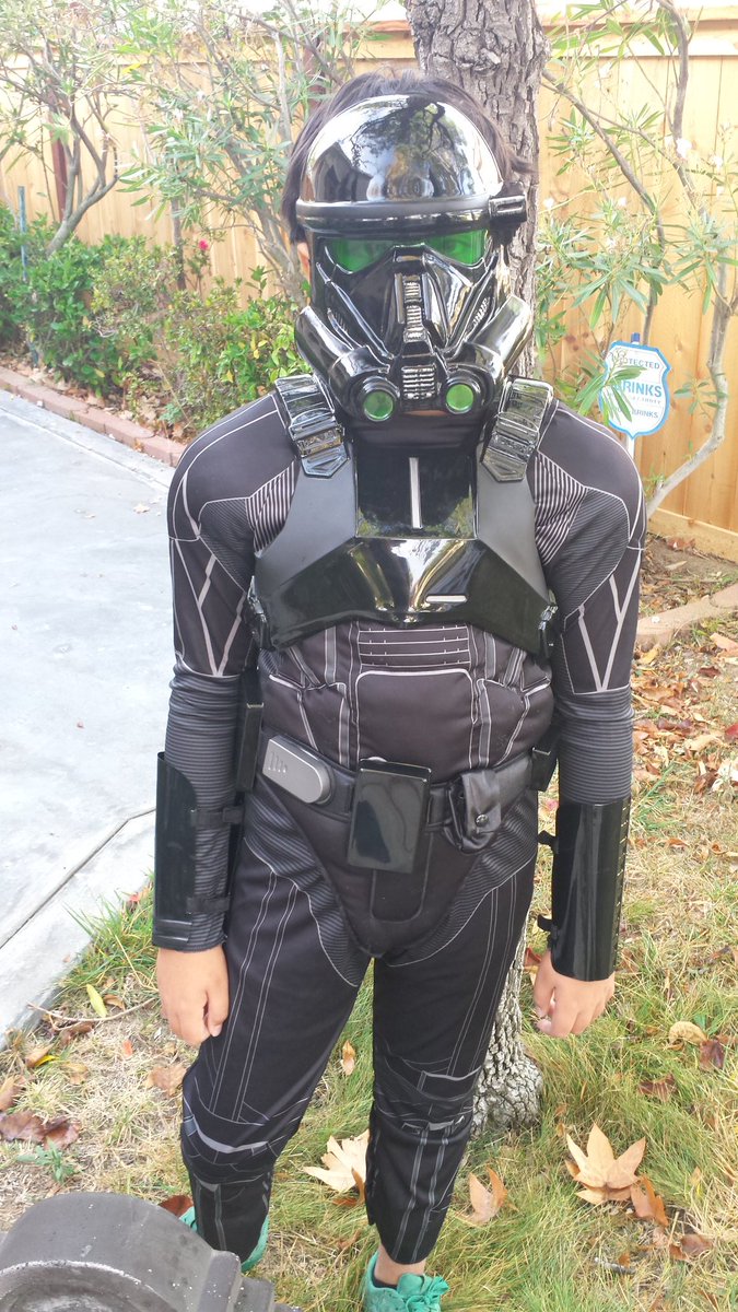 PhilBFox5's tweet photo. #hallloween #MasterJaden #StarWars #boo #scary #2016 https://t.co/tFvlZrh1oQ