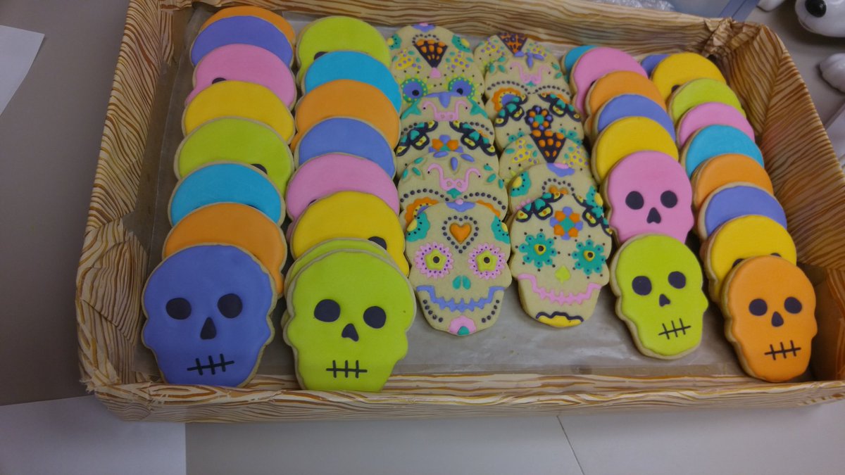Happy HALLOWEEEN ! and thank you <a href="/dannykramer44/">Danny Kramer</a> for some yummy cookies for the team