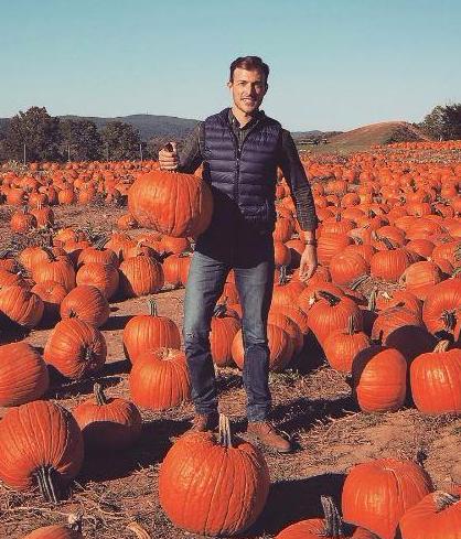 BRANDONTRENTHAM's tweet photo. Happy Halloween! https://t.co/PGBlkXq8Gt https://t.co/N8axWLKQj3