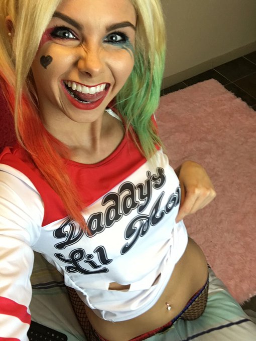 There I added a tattoo lol. Come join me online! https://t.co/7lD103PuUu<a href="/tag/humpday"class="tags"><span>#humpday</span></a>