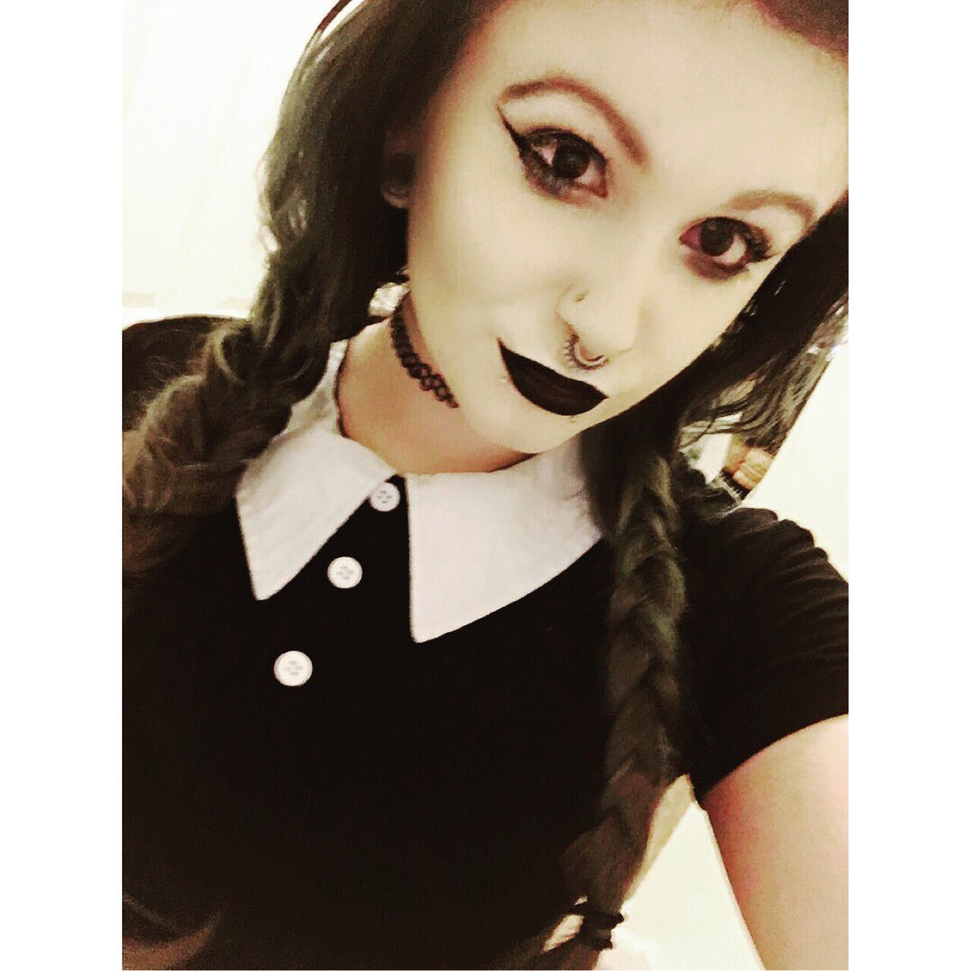 MollyEllen96's tweet photo. Creepy, kooky and v spoopy #itsalwayswednesday https://t.co/pybBqNaPsr