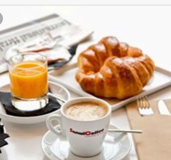 Pinklemonade_AI's tweet photo. Desayunar con café te ayuda a acelerar más tu metabolismo #felizlunes #pinklemonadeclose https://t.co/8GZ7dbOziV