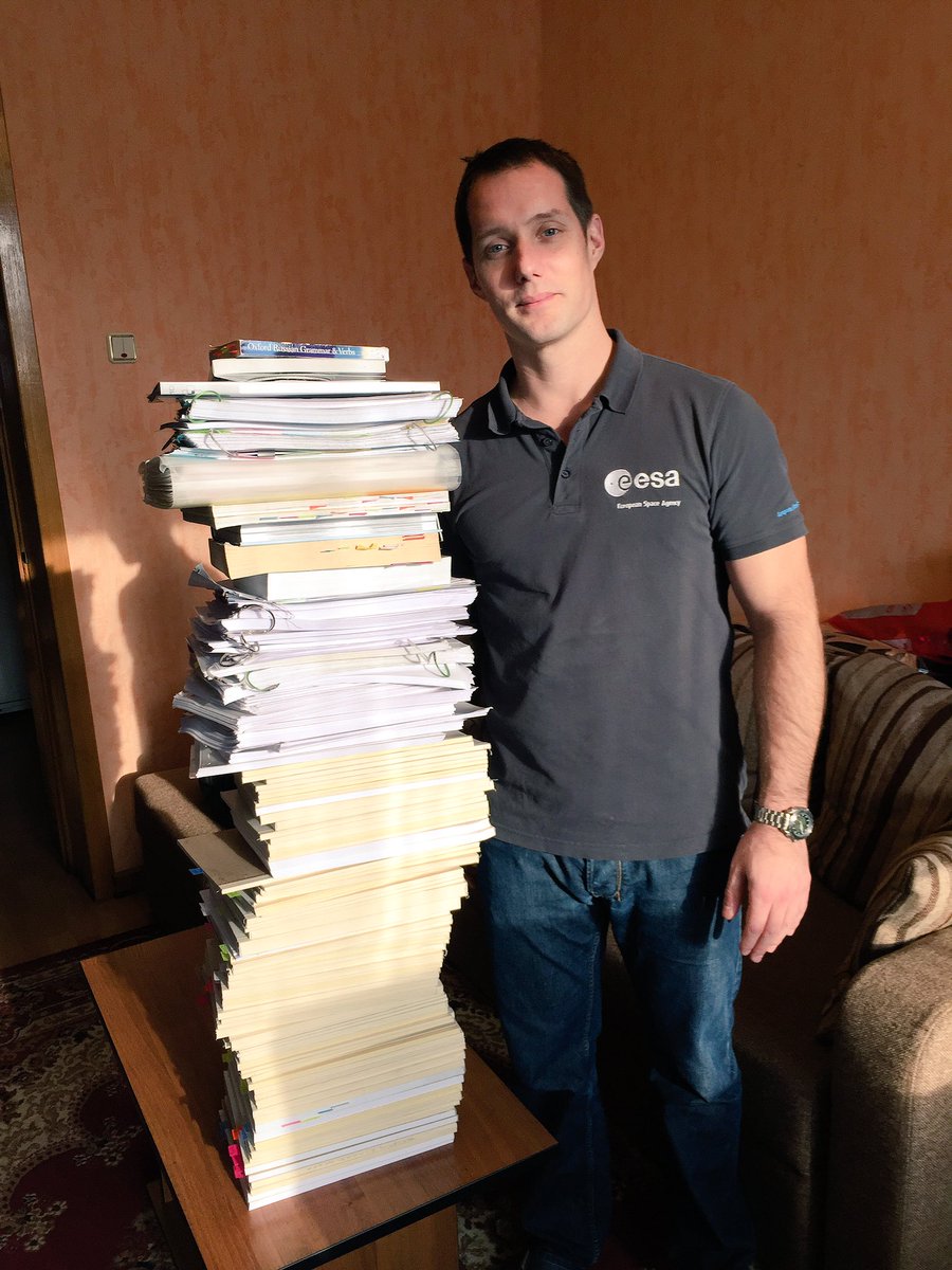 Thom_astro's tweet photo. Ok I finally got it while tidying up my room: they will only send you to space when you've studied your size in books... 🤓📚 https://t.co/6T9OG7qlWE