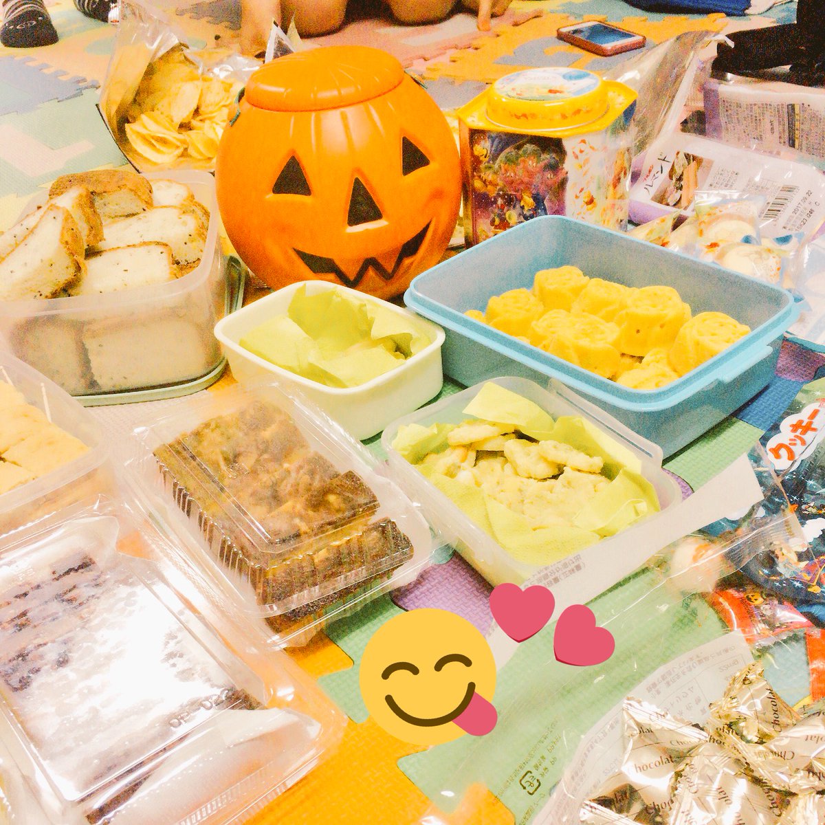 bot_k71's tweet photo. Happy Halloween 👻🎃🕸🍭💗

#ドレスコードは #白黒 https://t.co/7iXPfvAnVI