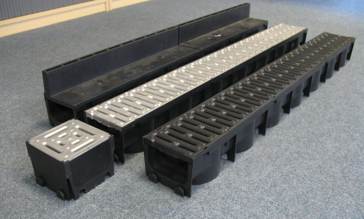 ManthorpeBP's tweet photo. Have you seen our #drainage channels at the @BuildShow? Available from stock. See them here: https://t.co/jk7ZNLIjIK #slotdrain #smartdrain https://t.co/ZYpCxrTyQi