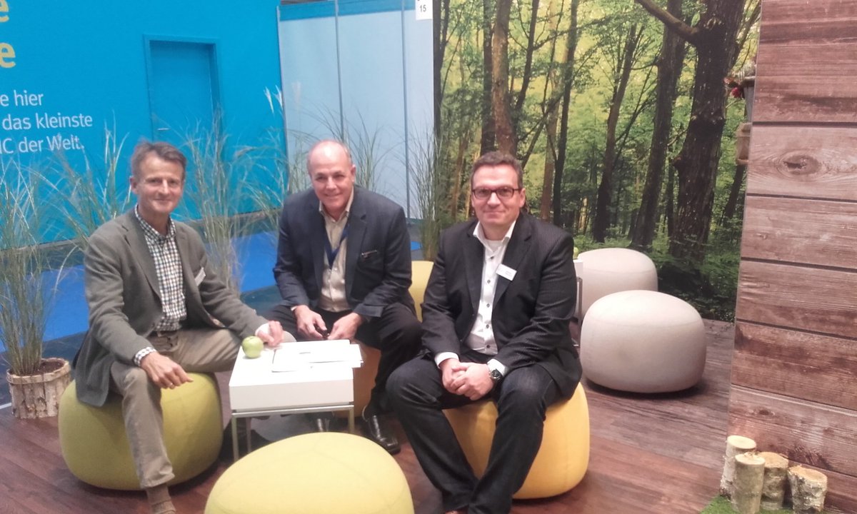 RosaPinpoint's tweet photo. Henning, Delain and Andreas sitting comfortably at #euha2016 where Sentibo was launched from 
https://t.co/gShcpNGl9Y https://t.co/SlnCugAKPi