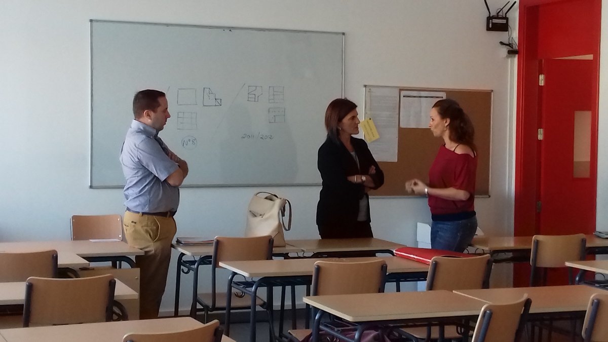 EducacionGobC's tweet photo. El IES Adeje cuenta este curso escolar con seis aulas nuevas. @AnaDortaGuia visita las nuevas instalaciones https://t.co/SBuDK9lxFS https://t.co/XaMGPzkrz8