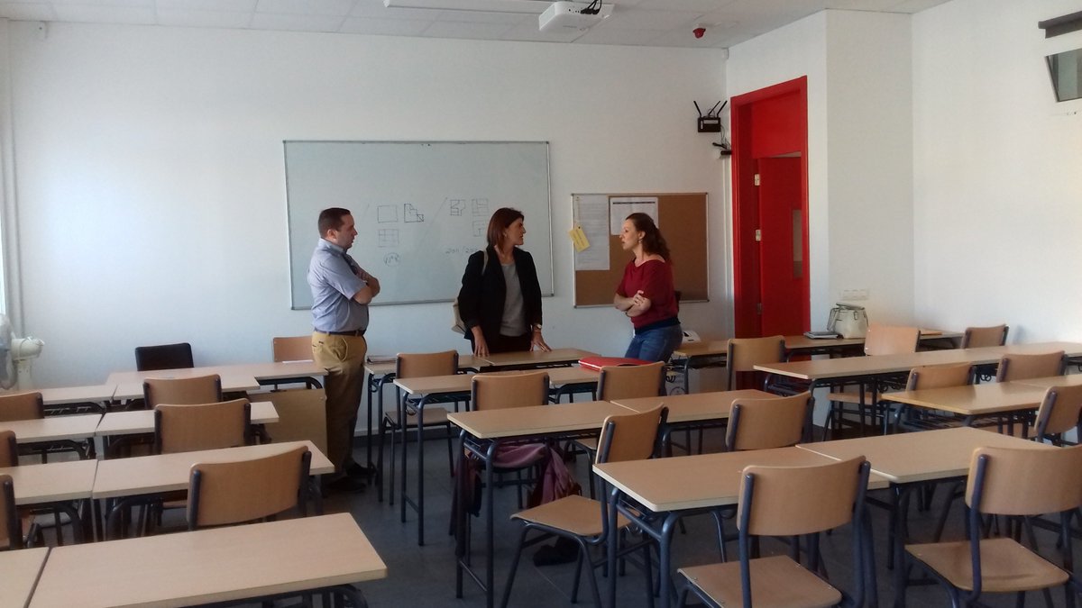 El IES Adeje cuenta este curso escolar con seis aulas nuevas. <a href="/AnaDortaGuia/">Ana Dorta</a> visita las nuevas instalaciones bit.ly/2fwgTT7