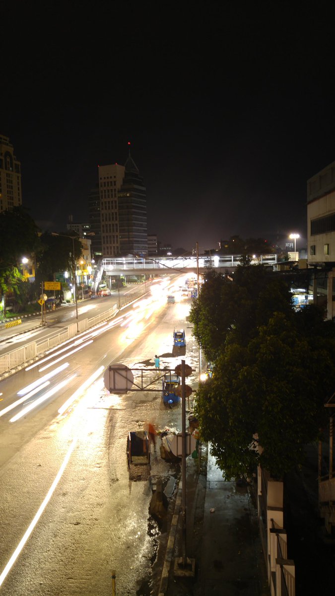 WargaJakartaCom's tweet photo. selamat pulang kerja, hati-hati dijalan ingat keluarga menanti dirumah #wargajakarta https://t.co/rj7GRtPbdM