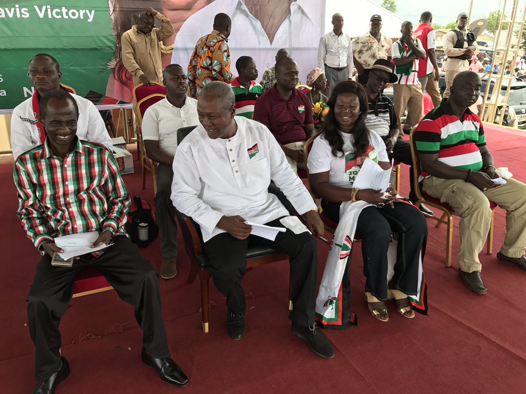JDMahama's tweet photo. In Abirem to inaugurate a new market complex for the people of New Abirem. #Vote4JM https://t.co/hXslrx8d3r