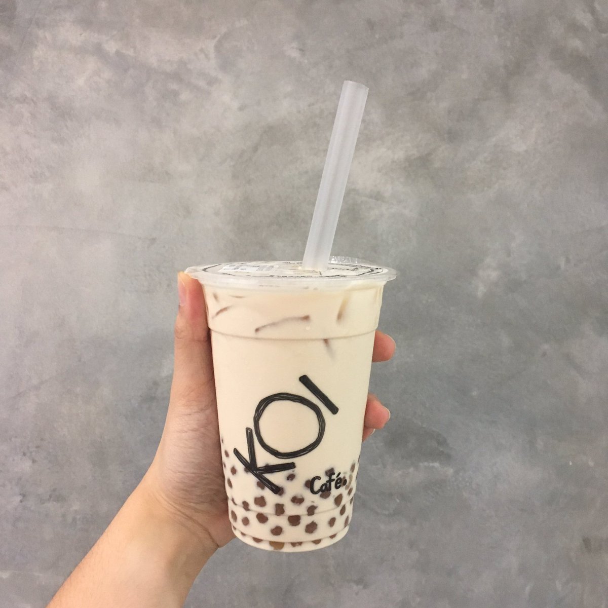 KKhankluay's tweet photo. ชานมไข่มุกที่อร่อยถูกปากที่สุดในตอนนี้!! KOI จากไต้หวันไข่มุกสีทองด้วย อยู่สยามวันชั้น3 เวลาเดินขึ้นจากทางเชื่อม BTS จะเห็นเลย #อร่อยไปแดก https://t.co/GdqqxBmHxp