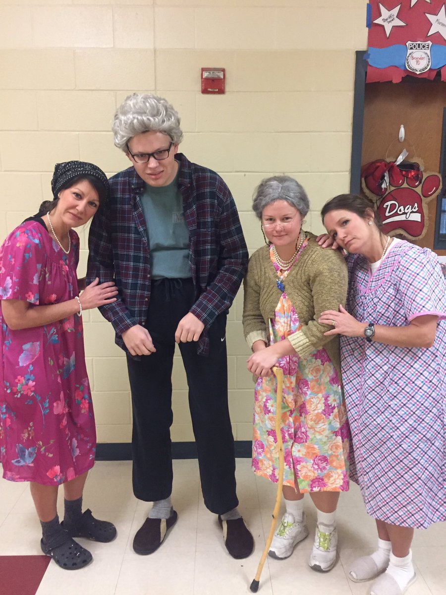 BOESpirit's tweet photo. Some of our Grandmas and Grandpa came to visit! Spirit week has hit BHS as we get ready to take on the Pearl Pirates! Go Dogs!! 🐾🏈🐶 https://t.co/sbP8FZZ2ow
