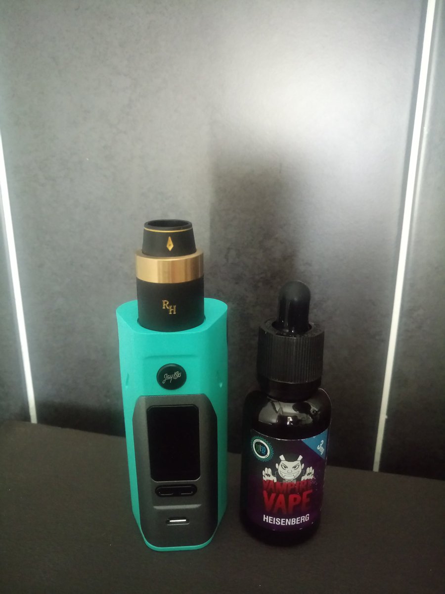 Wismec rx2/3 &amp; the royal hunter with some Heisenberg. Awesome flavour on the royal hunter, #vape production is awesome! #vapefam #vapeporn