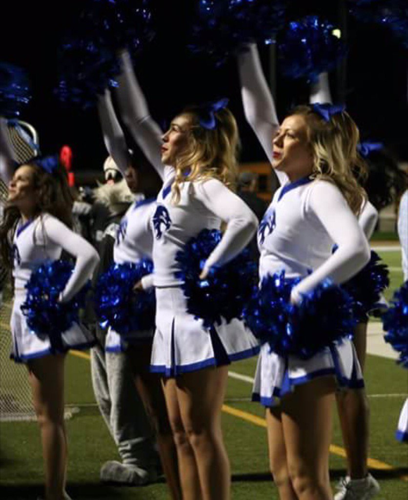 tscharfe2's tweet photo. Happy Senior Week @Bobcatcheer, Varsity Captains @ascharfe @LowranceKylie https://t.co/uqyhACTBRN