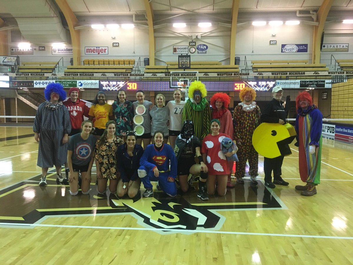 WMUVolleyball's tweet image. A little Halloween fun at practice this morning!