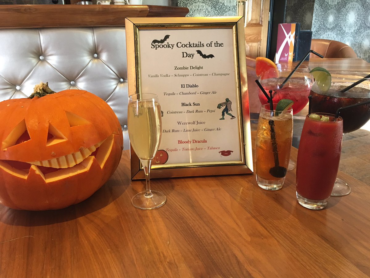 THrestaurant_'s tweet image. All set for Halloween - will you dare try one of our #SpookyCocktails #HappyHalloween