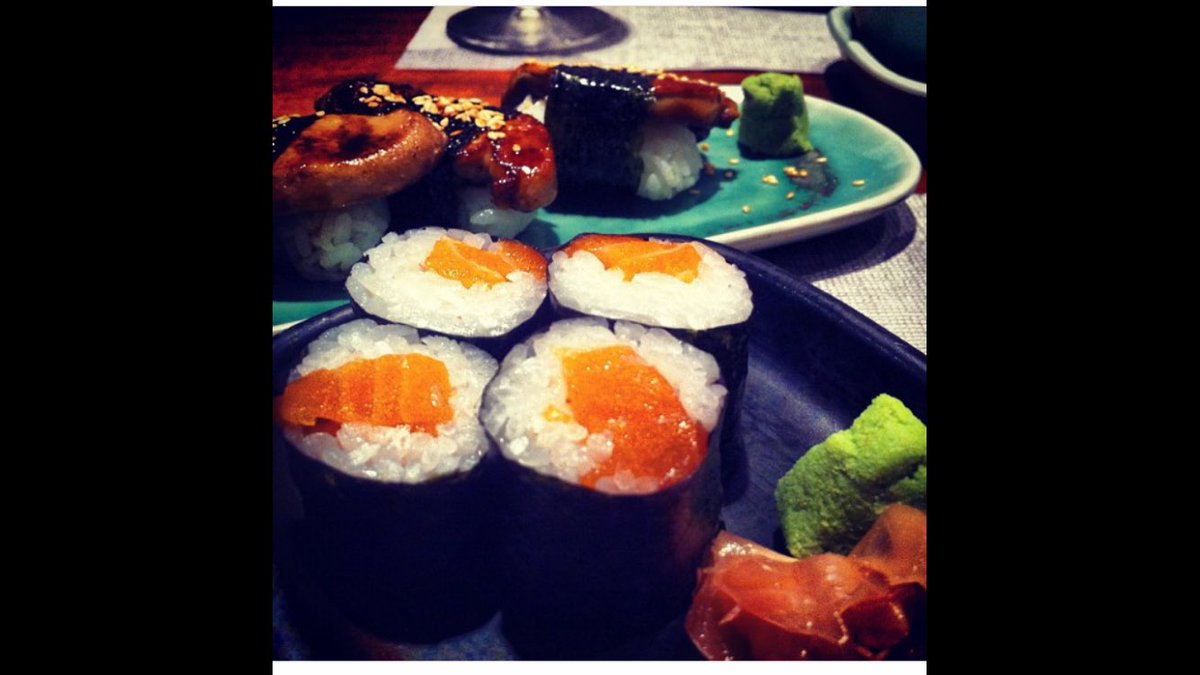 FoodyMoo's tweet photo. Some of the most tasty sushi I've eaten #barcelona #lasramblas #eatingout https://t.co/iYSlYlYX7L