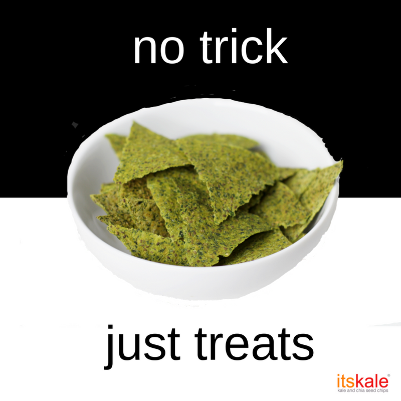 Yesitskale's tweet photo. Halloween is here! Hope you enjoy all the treats. #itskaleLIFE #halloween #trickortreat #happyhalloween #falltreats #PumpkinSpice #Vegan https://t.co/EpFlF88xSy
