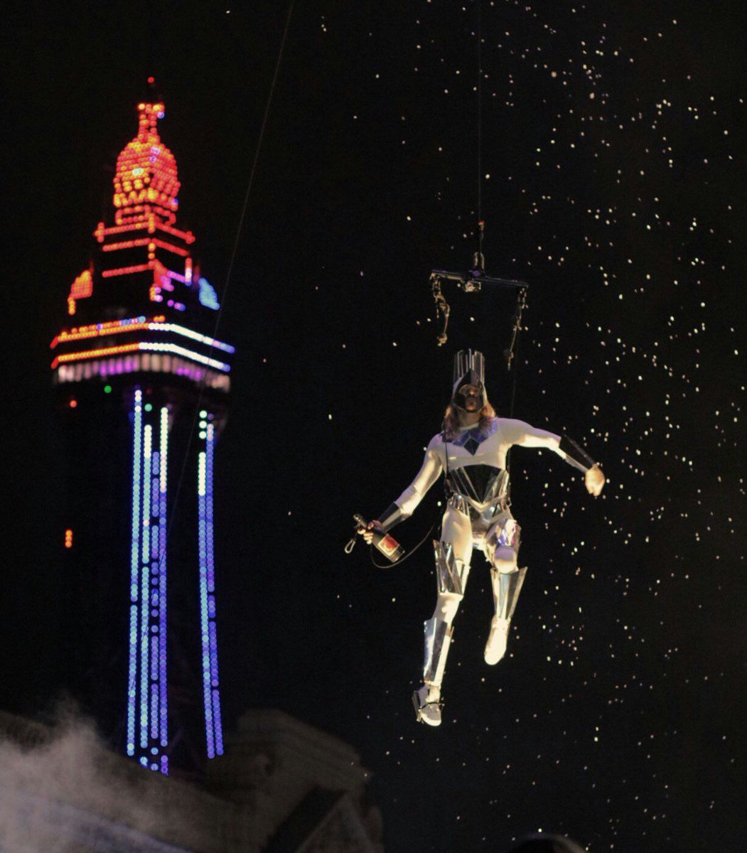 thekazimier's tweet photo. Captain Kronos returns to Planet Earth @visitBlackpool · Photos courtesy @vinylwarning #LightPool #LightPool16 #LightPoolFestival #Blackpool https://t.co/SR5IDOf0gM