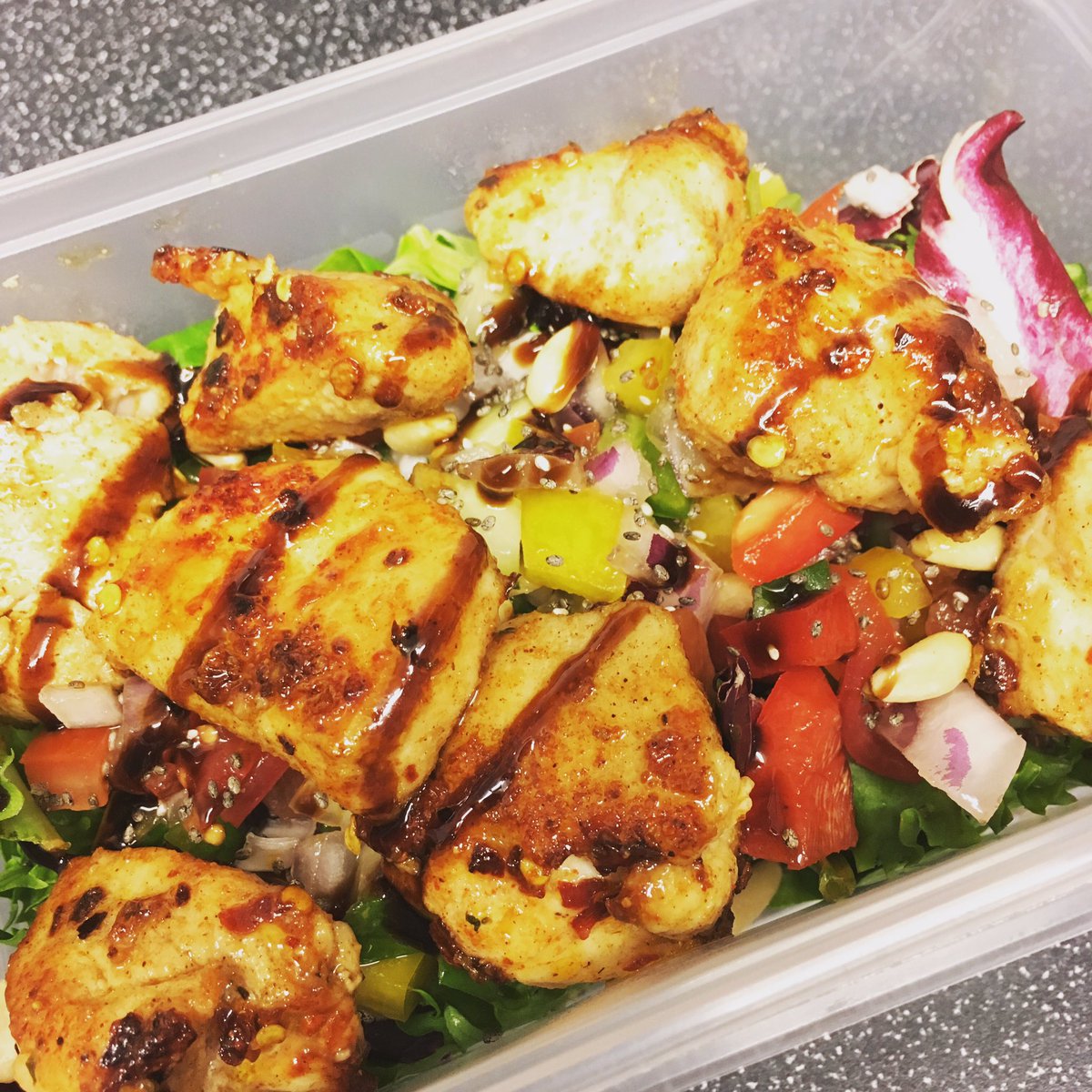 SomethingElseLP's tweet photo. #happymonday everyone! Start the week off right with a healthy lunch 😋 Why not try our delicious salt &amp; pepper chicken salad? 😍 https://t.co/A5IYqzCJUV