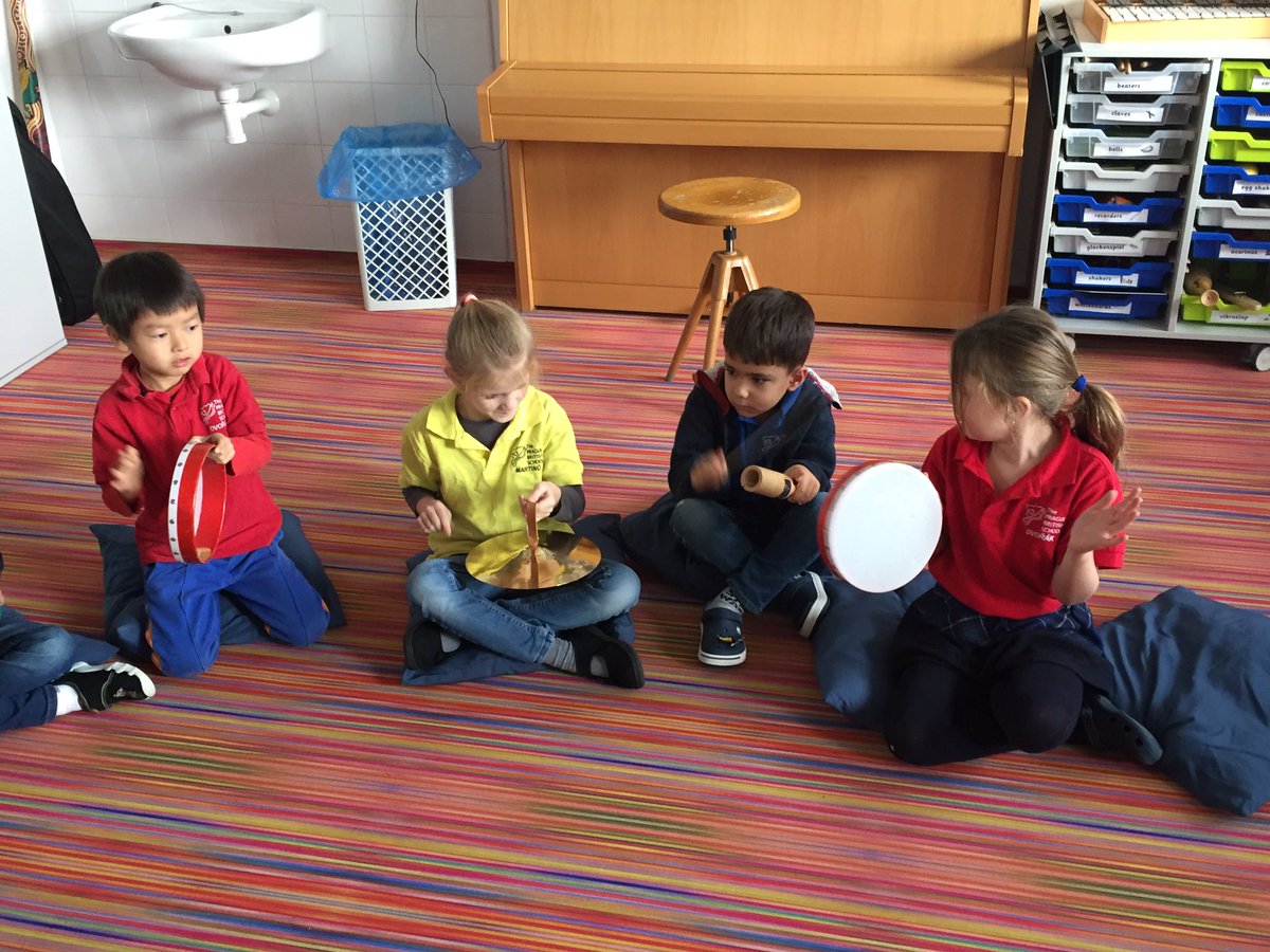 PAatPBIS's tweet image. Year 1 creating firework music. What a noisy music room! Looking forward to Friday. #PBSfun #PBSlearning @PBSPrimaryK @PBSchoolCZ