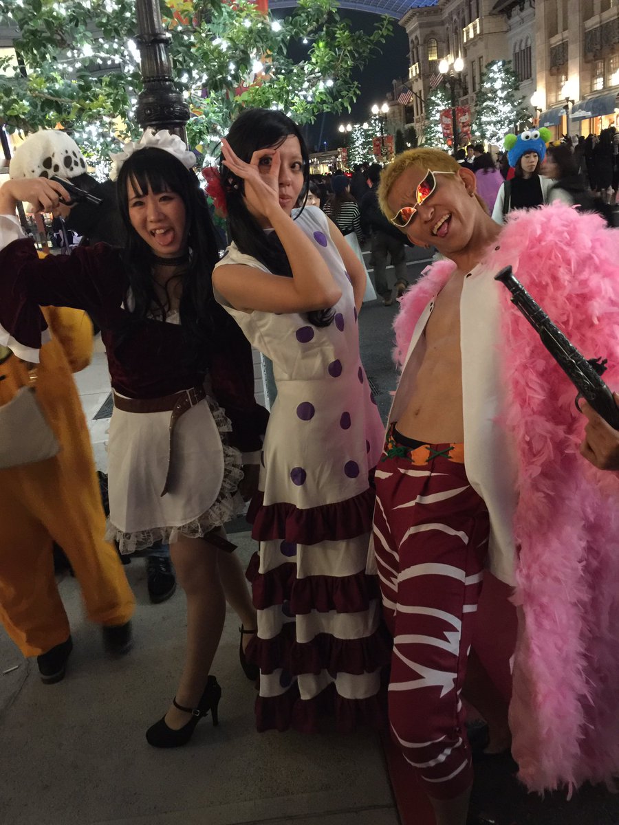 Chihiro は松葉杖生活中 A Twitteren One Piece 大集合の写真も好きやけど やっぱりドンキホーテファミリーが1番好き ユニバハロウィン Usj ワンピース コスプレ T Co Pndkkvmhgc Twitter