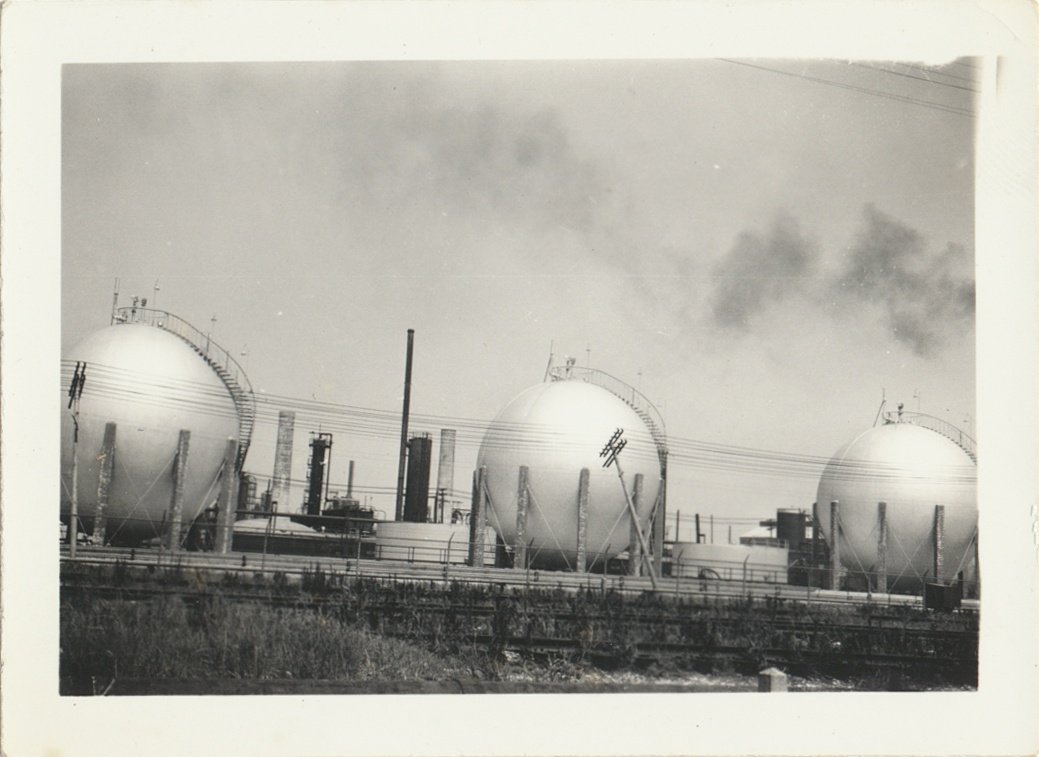 Crow_Creek's tweet photo. https://t.co/qA330HxQGh? #Industrialmetal #SnapShot #fineartphotography #foundphotography #foundphoto #vintagephoto  #etsyshop #etsyseller https://t.co/2iliVbjONk