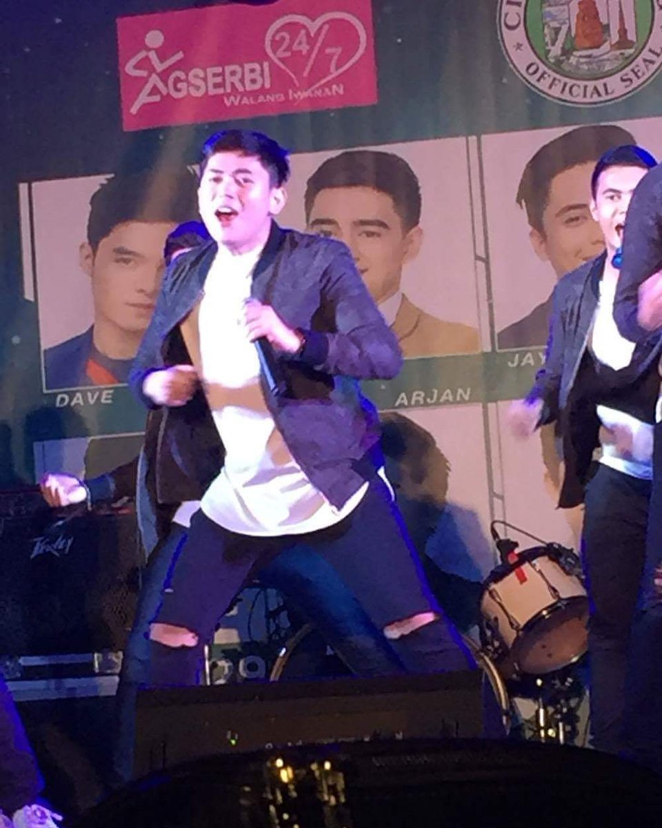Kingsters_OFC's tweet photo. ONE UP #Ralfking in LAOAG Lastnight
#OneUpRalfking https://t.co/zUyQ1wdUye