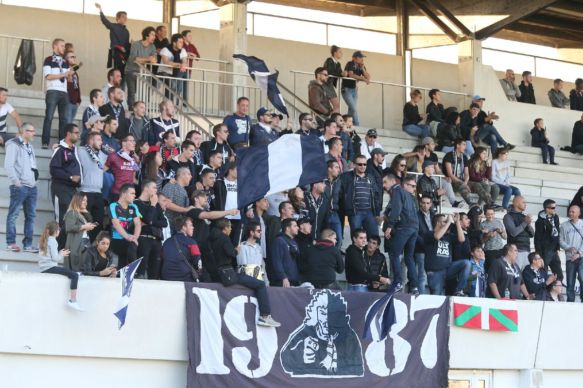 FCGBWomen's tweet photo. "Même à la fin, ils ont été géniaux."
Jérôme #Dauba a eu quelques mots pour les nombreux supporters présents hier ➡️ https://t.co/JMEJHCDpI4 https://t.co/PyiibX5QhM