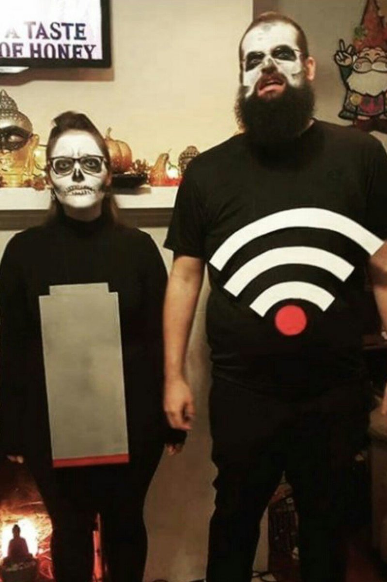 RadfemCombativs's tweet photo. Solo hay una cosa que de mas miedo que esta imagen... #RajoyPresidenteM4 otra vez #FelizHalloween #Abstencion https://t.co/8M2UqZh22v
