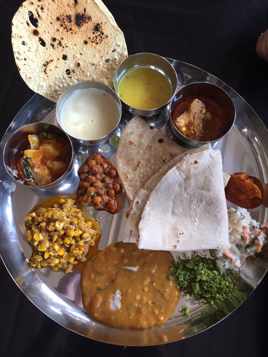 ZeniaIrani's tweet photo. Snippets from our awesomely awesome Mahabaleshwar weekend. #MFLtripping #BBxMahabaleshwar https://t.co/FKw9N0J5Xb