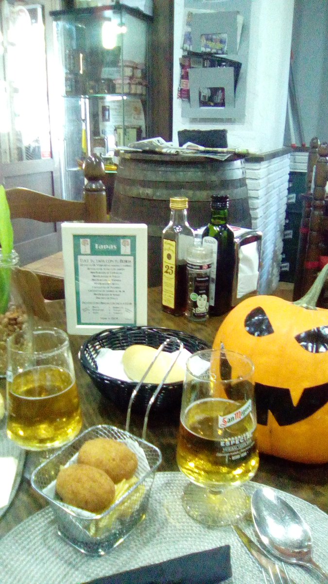 beegardenmalaga's tweet photo. Hoy comiendo en @ElFogonBistroB todo está de miedo...gracias por apoyar los productos locales #km0 @SaboraMalaga https://t.co/uTGuNhInq4