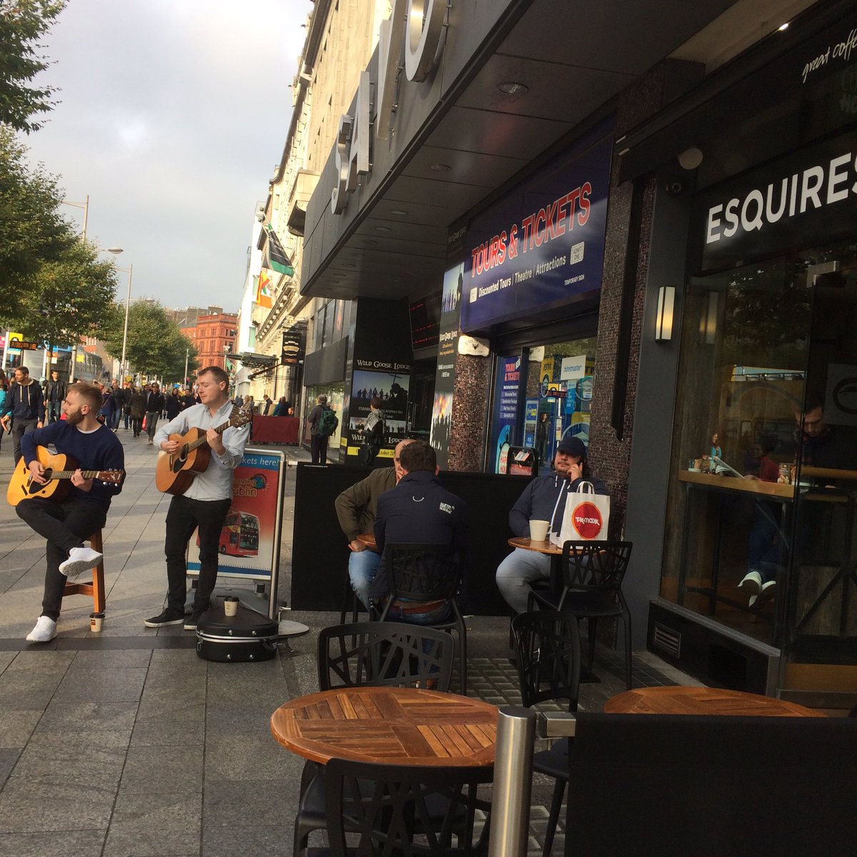 <a href="/Halfofmeband/">Half Of Me Band</a> giving Esquires Coffee some sweet sounds #BramStokerFestival #dublinlivemusic @hwchfestival