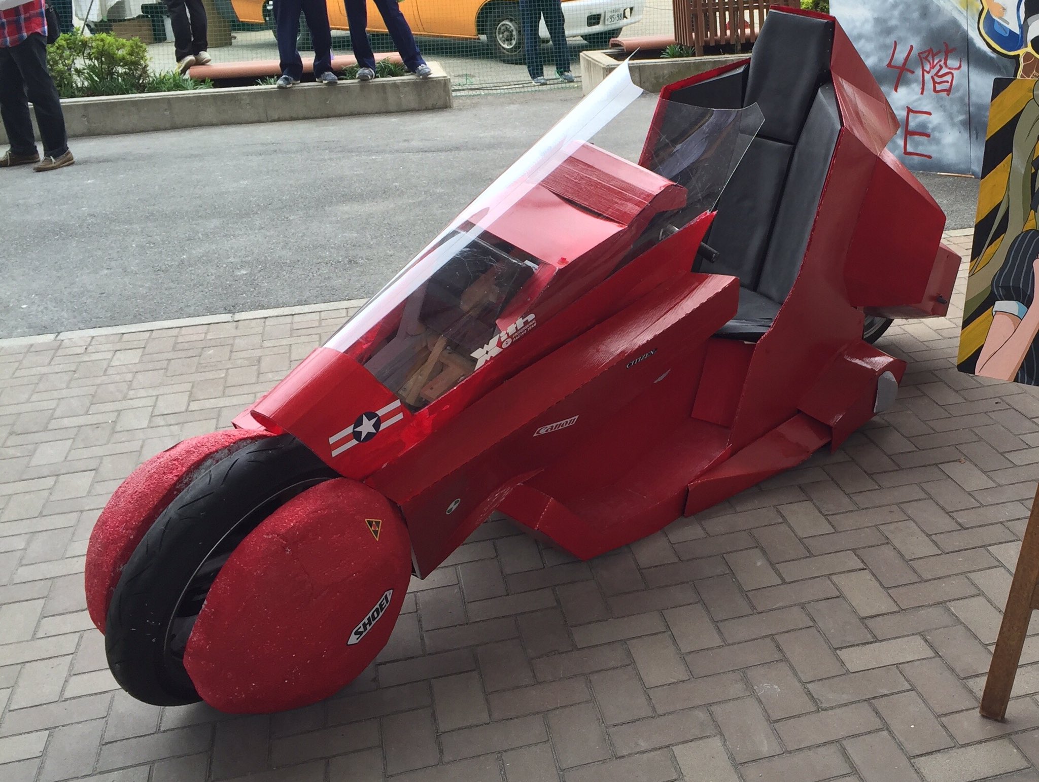 金田バイク部 على تويتر 多忙により報告が遅れましたが 制作していた金田バイクは無事に文化祭で展示することが出来ました ですが まだ完成ではありません 電飾などの文化祭に間に合わなかった部分を作り 更にクオリティを上げていきます アキラ Akira 金田