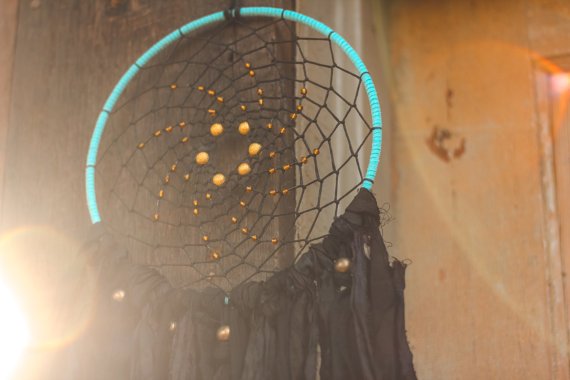 ModernNativeCo's tweet image. It's a magic Monday ✨See more magic here: etsy.com/listing/386204… #dreamcatchers #halloween #supportlocal