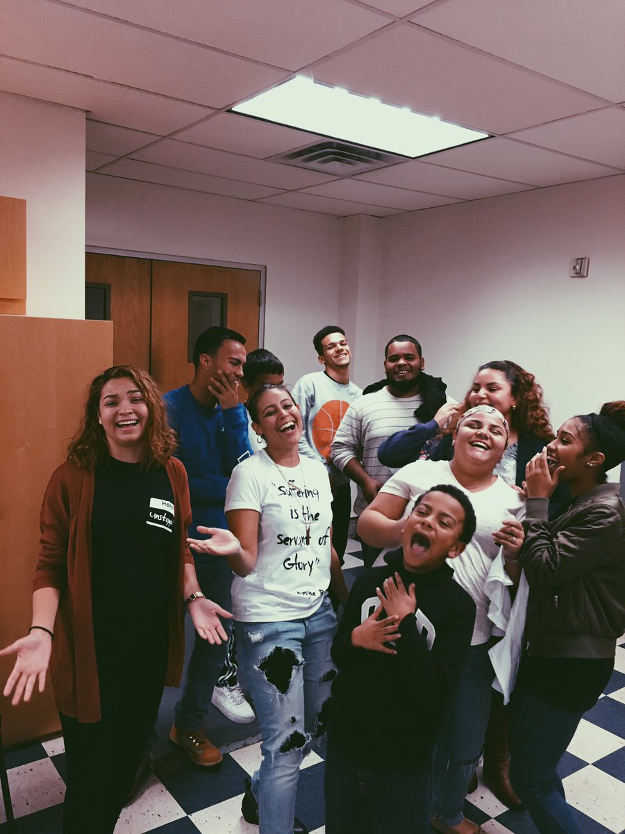 AngieRoseMusik's tweet photo. Hanging with y'all after the shows be the funnest part! #IMUNSTOPPABLE #Angiefromtheblock #SIPSCOFFEE #SHARPIECOLLECTION https://t.co/5ER82sRhNk