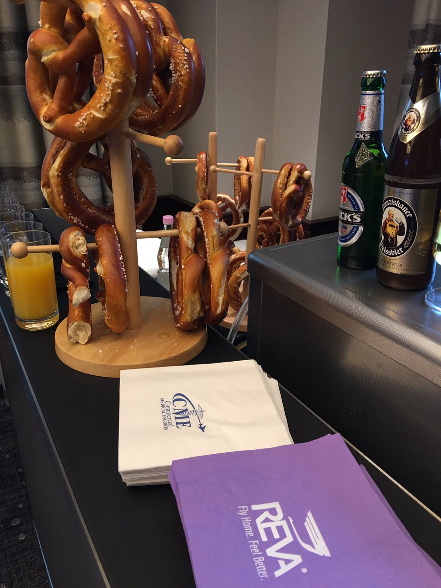 Beer AND pretzels! What more could you want from #ITICGlobal? @RevaInc <a href="/CMEAirMedical/">Blake Yturralde</a>
